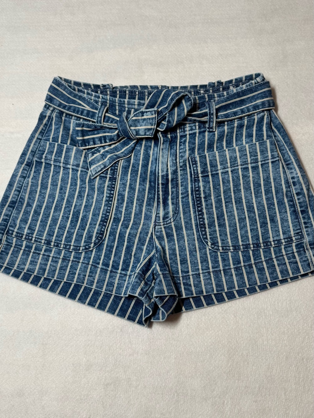 American Eagle Outfitters Blue & White Striped High-Rise Tie-Waist Shorts size 6